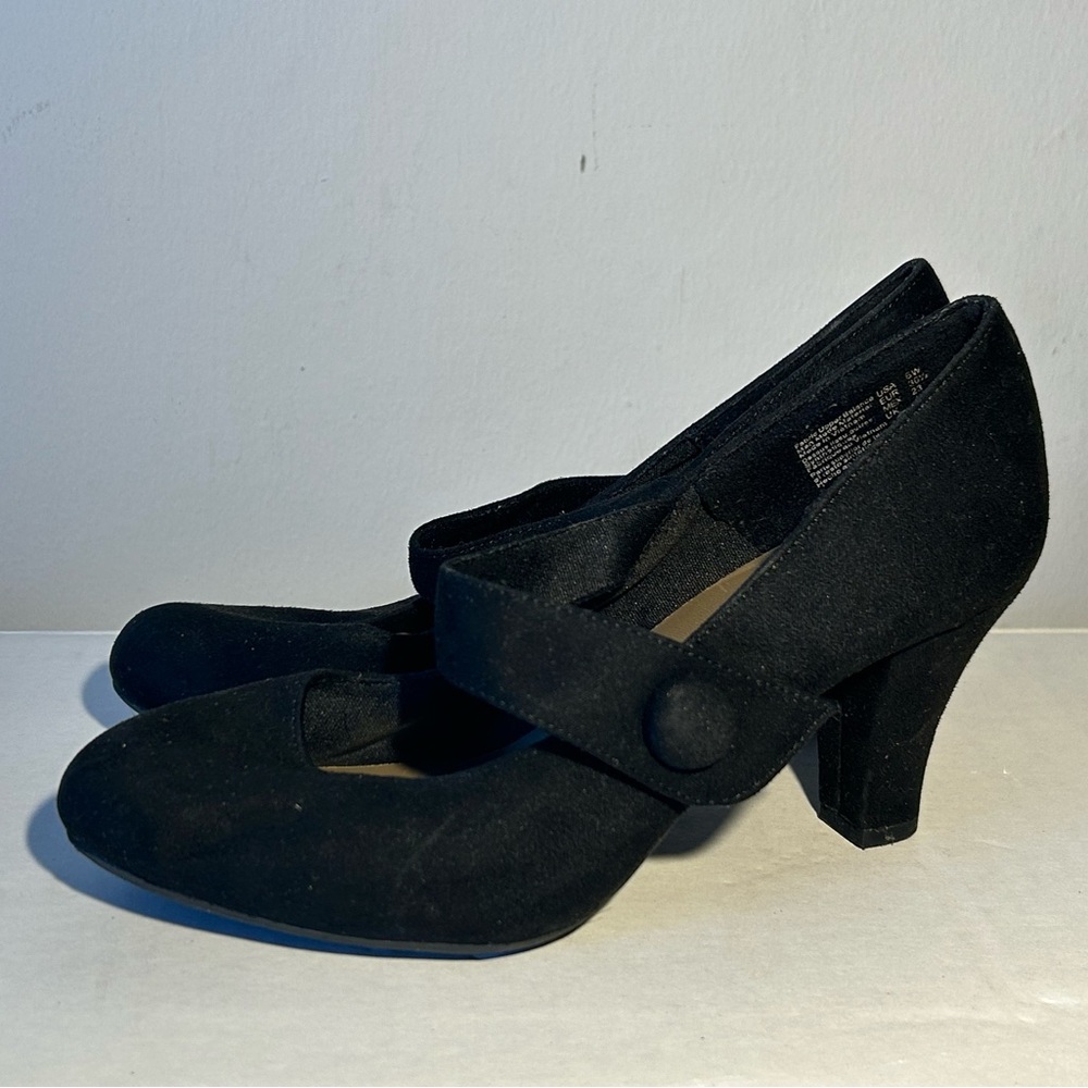 American Eagle Outfitters black suede mary jane heels